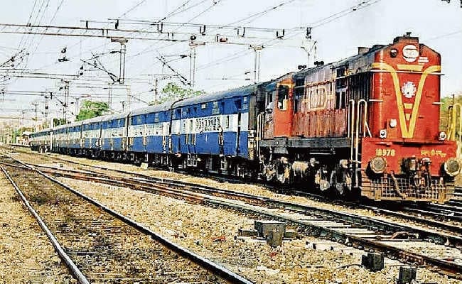 सात दिन बदले रूट से चलेंगी सात जोड़ी एक्सप्रेस ट्रेनें