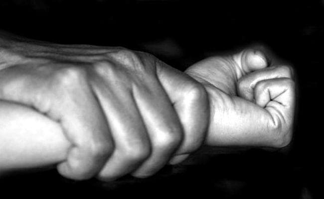 दो नाबालिग बहनों को काम दिलाने के नाम पर फतुहा लाकर बड़ी बहन के साथ दुष्कर्म किया