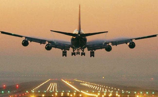 DGCA की सभी एयरलाइंस को हिदायत- ईरान, इराक और ओमान की खाड़ी के एयर स्पेस में सतर्क रहें
