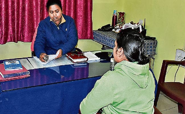 सीएए-एनआरसी का विरोध, सड़क पर उतरे लोग, जुलूस में शामिल युवक ने महिला को छेड़ा