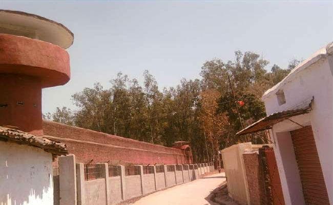 गुमला जेल में मच्छरों का प्रकोप, 25 की जगह 70 से 80 बंदी एक ही वार्ड में सोते हैं