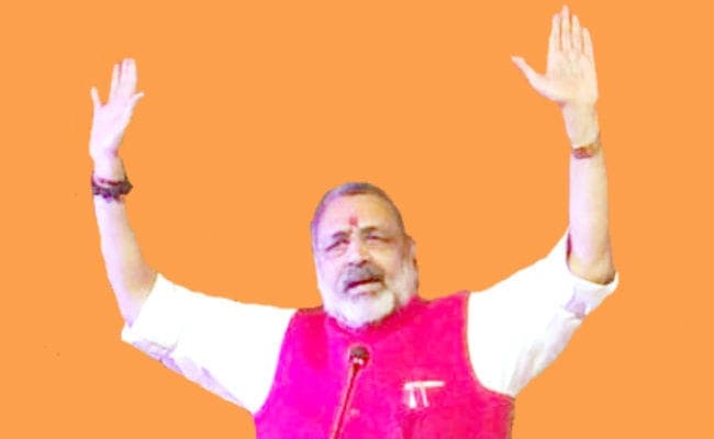 CAA : केंद्रीय मंत्री गिरिराज सिंह ने भारतवंशी शरणार्थियों से बताया रिश्ता, कहा...