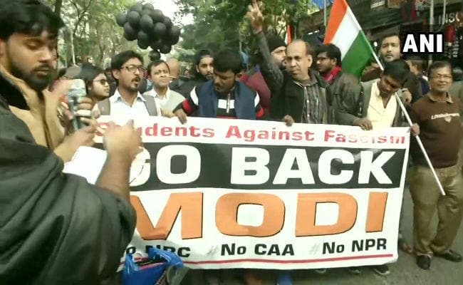 PM मोदी के दौरे के दौरान तृणमूल व माकपा कार्यकर्ताओं ने CAA के खिलाफ शुरू किया प्रदर्शन