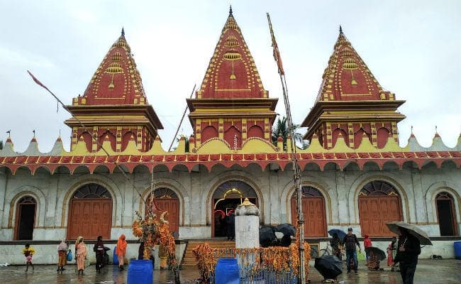 गंगासागर में किराये की मार, तीर्थयात्री परेशान, चार गुणा तक बढ़ा भाड़ा