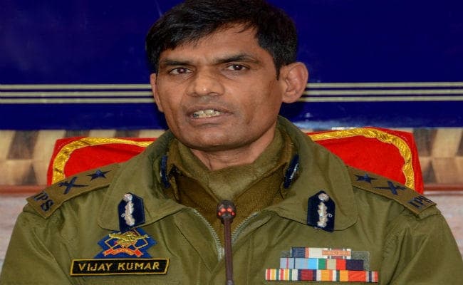 आतंकवादियों को कश्मीर घाटी ले जा रहा जम्मू-कश्मीर पुलिस का वरिष्ठ अधिकारी गिरफ्तार