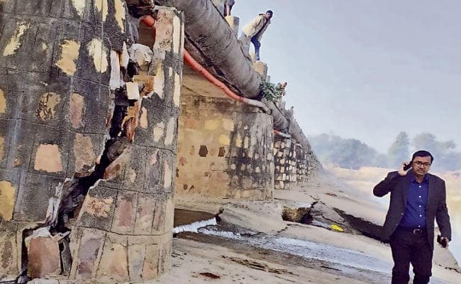 चांदन पुल के तीन पिलर टूटे, वाहनों पर रोक, भागलपुर, झारखंड व पश्चिम बंगाल को जोड़ता है यह पुल