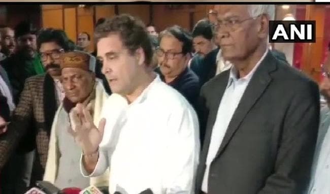 राहुल गांधी ने दी पीएम मोदी को चुनौती कहा, सुरक्षा के बगैर किसी भी विवि में युवाओं के बीच जाकर दिखायें