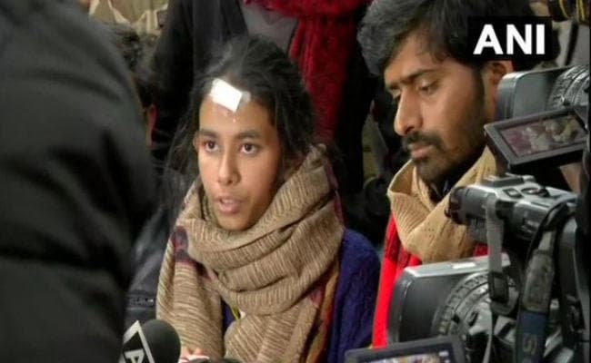 JNU हिंसा : दिल्ली पुलिस ने छात्रसंघ अध्यक्ष आइशी घोष, दो अन्य से की पूछताछ