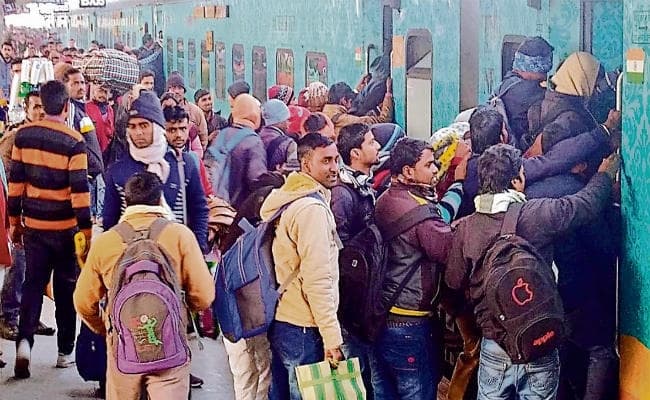 सिपाही बहाली की परीक्षा देकर लौट रहे परीक्षार्थियों का हंगामा, हमसफर एक्सप्रेस के यात्रियों को पीटा