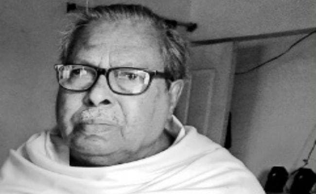 हां, हम काले हैं: काली चट्टानों से फूटते निर्झर थे खगेंद्र ठाकुर