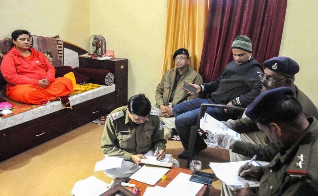 MP साध्वी प्रज्ञा को मिले जहरीले लिफाफे, जांच में जुटी पुलिस