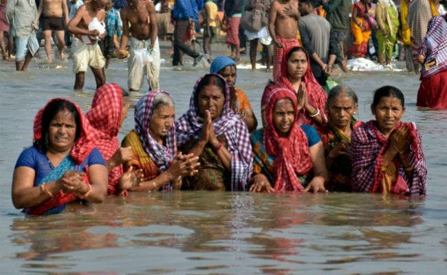 मकर संक्रांति पर गंगासागर में 31 लाख पुण्यार्थियों ने लगायी डुबकी