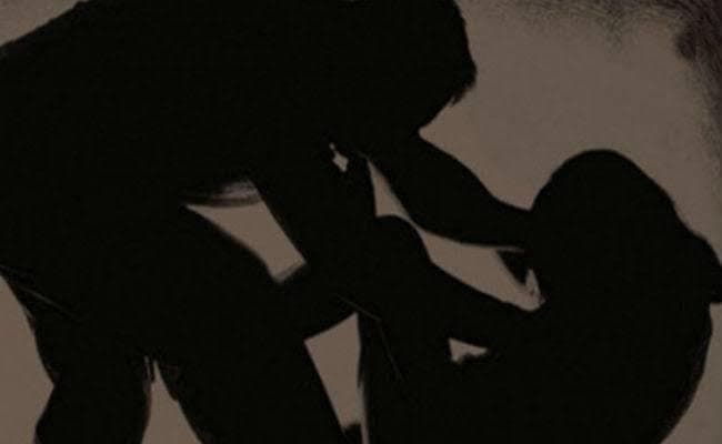 पहले किया दुष्कर्म, फिर शादी के नाम पर यौन शोषण, आरोपी फरार