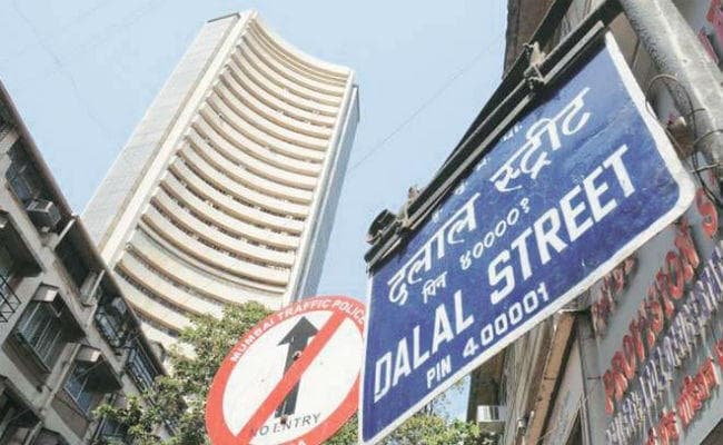 42,000 की ऑल टाइम हाई को छूने को बाद फिसल गया सेंसेक्स