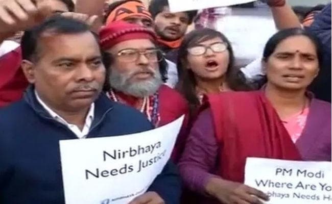 निर्भया के पिता ने कहा- दोषी चाहे जितनी कोशिश कर लें फांसी के तख्ते से बच नहीं पायेंगे