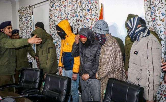 घाटी में आतंक के बड़े मॉड्यूल का भंडाफोड़, जैश और लश्कर के छह आतंकी गिरफ्तार