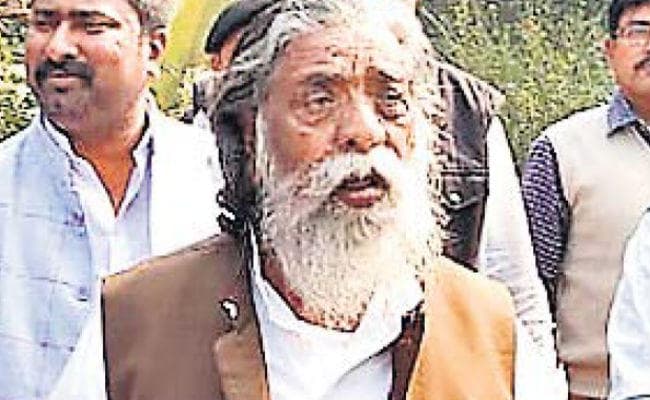 दुमका में बोले शिबू, सिखों के कृपाण की तरह तीर-धनुष रखें आदिवासी