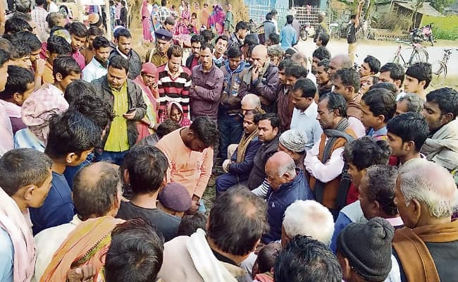 मुजफ्फरपुर : गृहमंत्री अमित शाह की सभा में वैशाली जा रहे एमएलसी की गाड़ी के धक्के से महिला की मौत, हंगामा