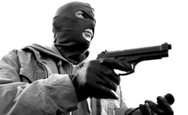 बाइक सवार नकाबपोश अपराधियों ने मुजफ्फरपुर सांसद की गैस एजेंसी में की लूटपाट