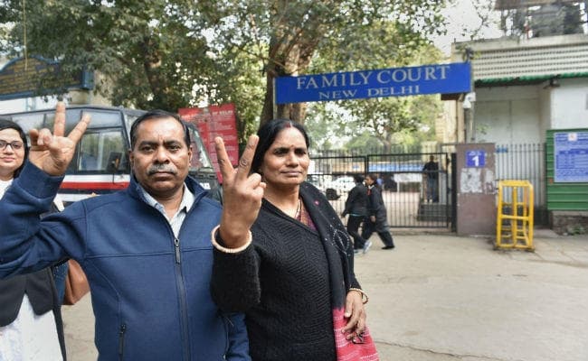 राष्ट्रपति ने खारिज की दोषी मुकेश सिंह की दया याचिका, निर्भया के पिता ने कहा- उम्मीद फिर बंधी