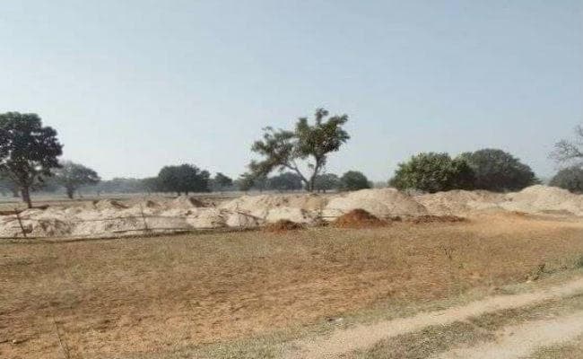 गुमला : बालू के अवैध धंधे में छह वाहन जब्त, पूछताछ के लिए छह हिरासत में