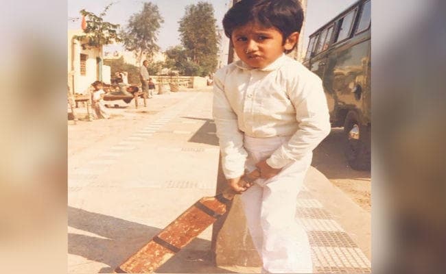 वायरल हो रही तसवीर में ये बच्‍चा आज का सुपरस्‍टार है, आपने पहचाना ?