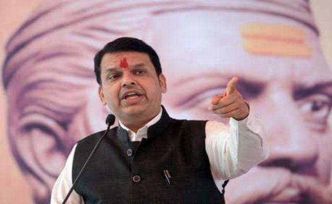 संजय राउत और आदित्य ठाकरे के बाद वीर सावरकर मामले पर अब देवेंद्र फडणवीस ने कह दी यह बात…
