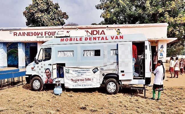 मोबाइल डेंटल वैन करेगा स्कूली बच्चों के दांतों का इलाज