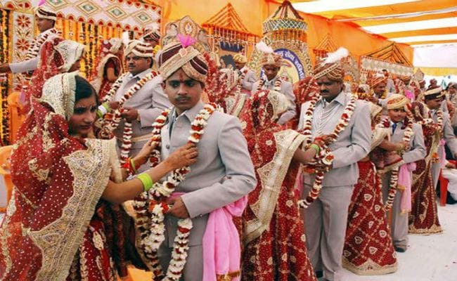 सामूहिक विवाहोत्सव में एक दूजे के हुए 25 जोड़े