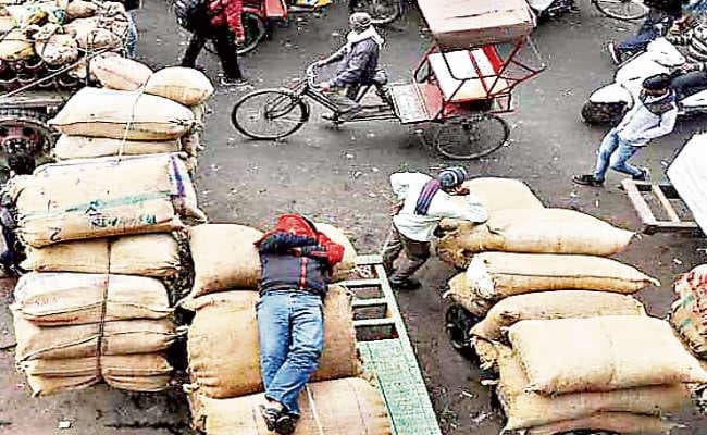 अर्थव्यवस्था को गति देने का उपाय करे सरकार