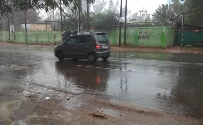 झारखंड के कई जिलों में हो रही है बारिश, मौसम विभाग ने जारी किया येलो अलर्ट