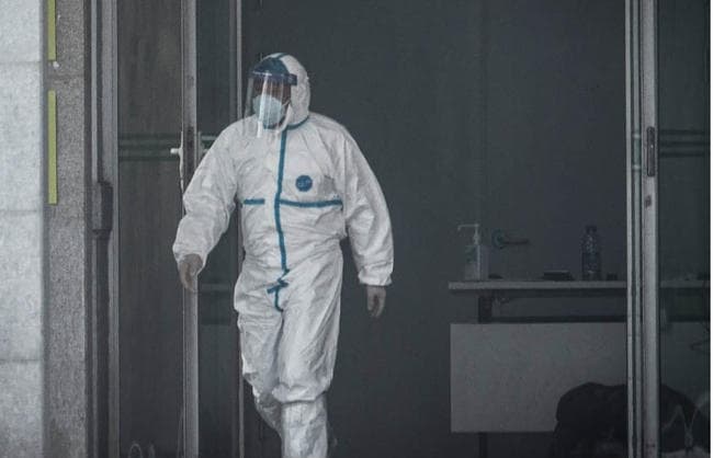 रहस्यमयी वायरस की चपेट में चीन, भारत आने वाले चीनी यात्रियों की एयरपोर्ट पर ही जांच