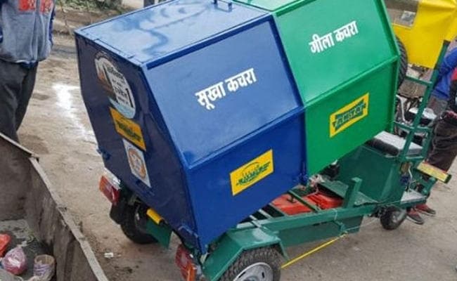 उज्जैन में किन्नर दे रहे ‘सफाई की बधाई’