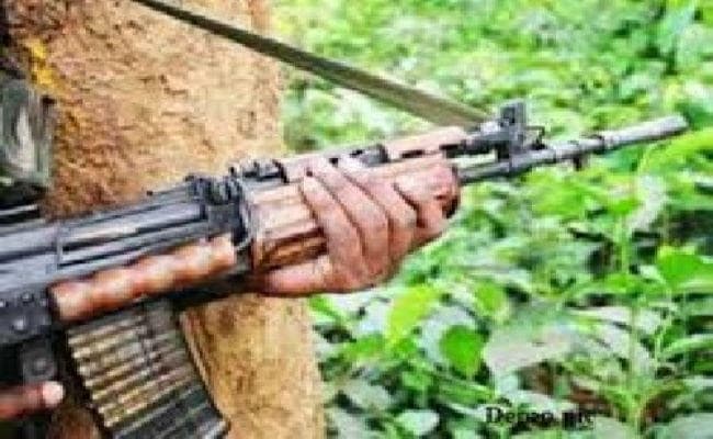 पांच व दो लाख के इनामी दो नक्सलियों का सरेंडर