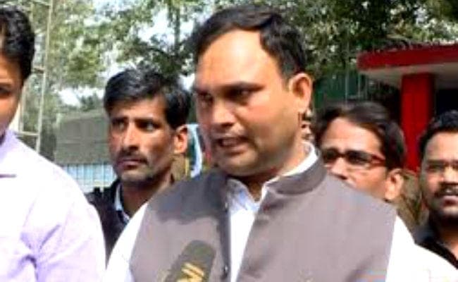दिल्ली विधानसभा चुनाव : जानें, अंबेडकर नगर के विधायक अजय दत्त के बारे में…