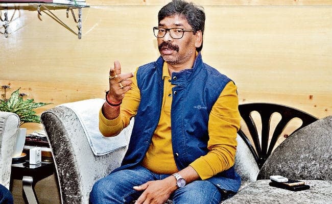 शिक्षा व स्वास्थ्य हमारी प्राथमिकता इनसे समझौता नहीं : हेमंत सोरेन