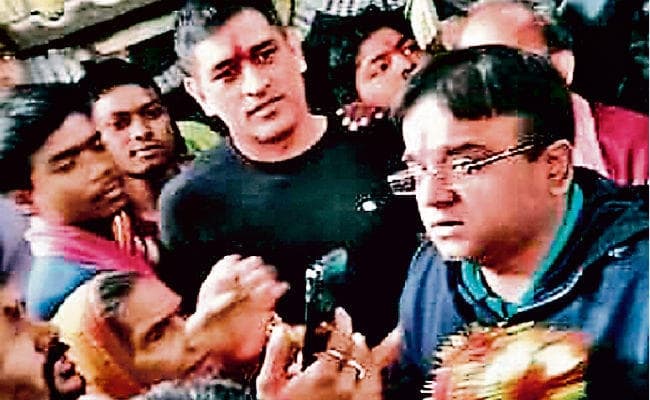 दिउड़ी मंदिर में धौनी ने की पूजा