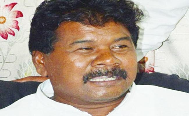 रांची : बाहरी को नहीं स्थानीय लोगों को दें फ्लैट : बंधु तिर्की