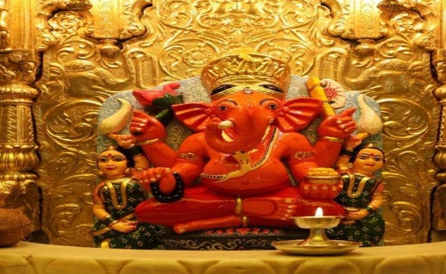 दिल्ली के इस भक्त ने सिद्धि विनायक मंदिर में दान किया 35 किलो सोना, कीमत जान हैरान रह जाएंगे