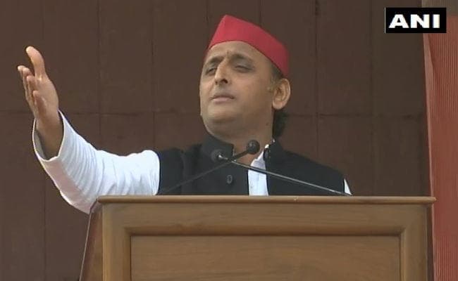 बहुमत के रोडरोलर से जनता को कुचलना चाहती है भाजपा : अखिलेश