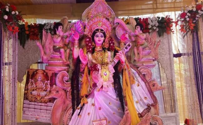 29 को मनाया जायेगा सरस्वती पूजनोत्सव, मूर्ति को आकार देने में जुटे हैं राजस्थान के मूर्तिकार