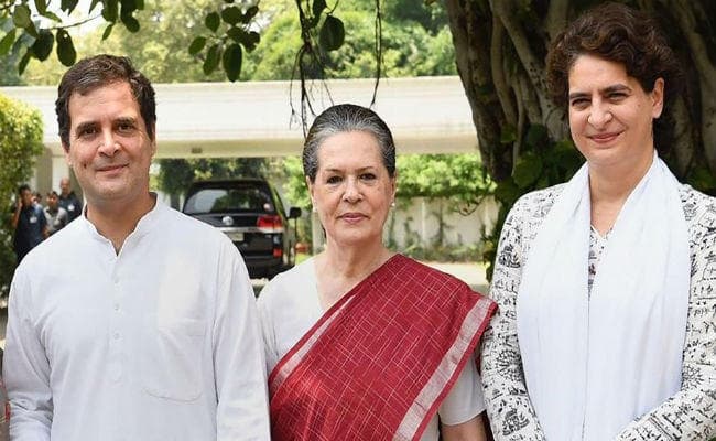 दिल्ली विधानसभा चुनाव : कांग्रेस ने जारी की स्टार प्रचारकों की सूची, यूपी-बिहार का जिम्मा शॉटगन पर