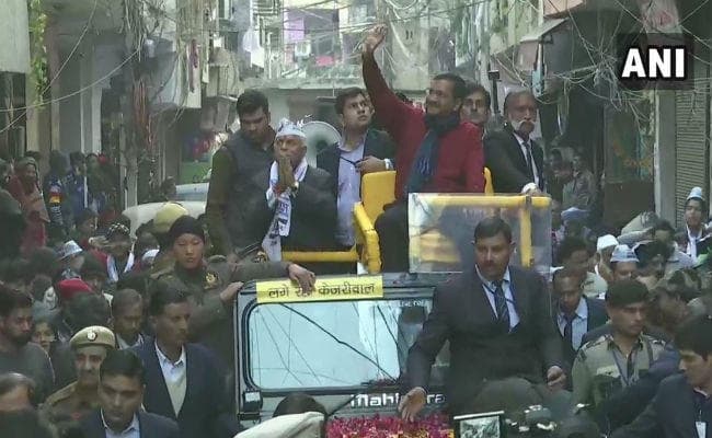 #DelhiElection: केजरीवाल ने की रैली, भाजपा-कांग्रेस समर्थकों से भी मांगे वोट