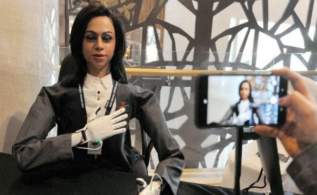 ISRO की ऊंची उड़ान- मानवयुक्त मिशन से पहले महिला रोबोट ''व्योममित्र'' को कराएगा अंतरिक्ष की सैर