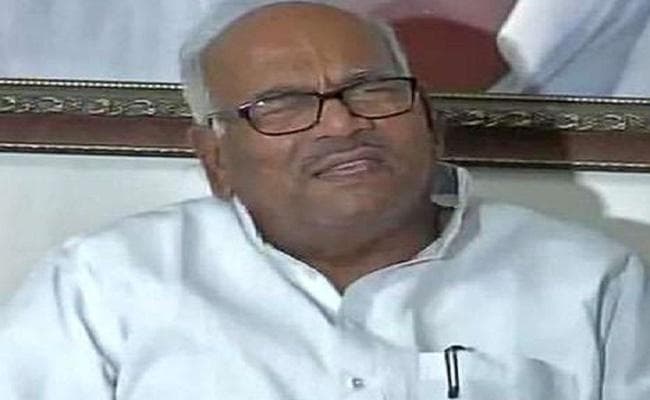 पवन वर्मा का सार्वजनिक तौर पर जवाब मांगना अनुचित : वशिष्ठ