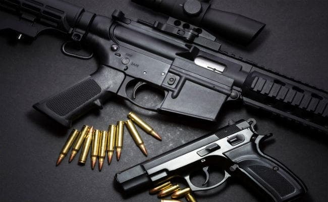 मालखाने से 18 बंदूक चोरी के मामले में सब-इंस्पेक्टर समेत चार गिरफ्तार