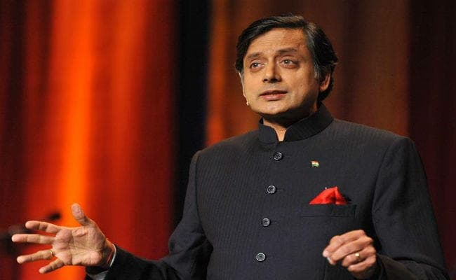 भाजपा सबका साथ, सबका विकास के नाम पर हिंदू राष्ट्र बनाने के प्रयास में : थरूर