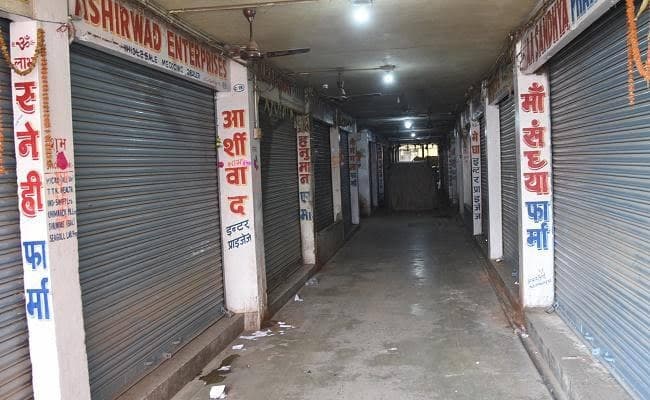 तीन दिवसीय हड़ताल पर गये दवा दुकानदार, बंद रहीं दुकानें