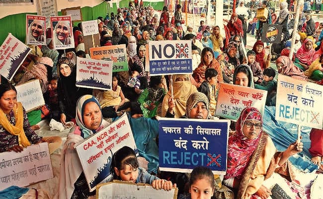 रांची : हज हाउस के समीप लगातार तीसरे दिन जुटीं महिलाएं, सीएए के विरोध में जारी रहा धरना, नारेबाजी भी हुई