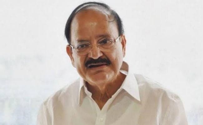 स्वाधीनता आंदोलन के आदर्शों का सम्मान ही नेताजी सुभाष को सच्ची श्रद्धांजलि : नायडू